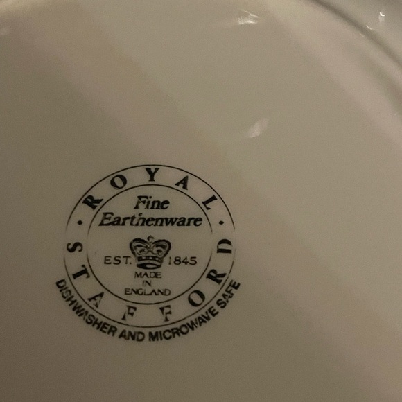 Lovely three tier Cake Stand - Picture 10 of 10